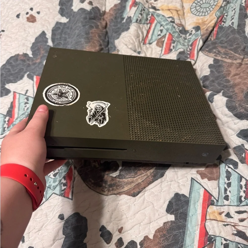 Microsoft Console - Dark Green